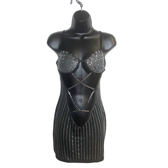 Dresses & Skirts - All eyes on me cross over Dress